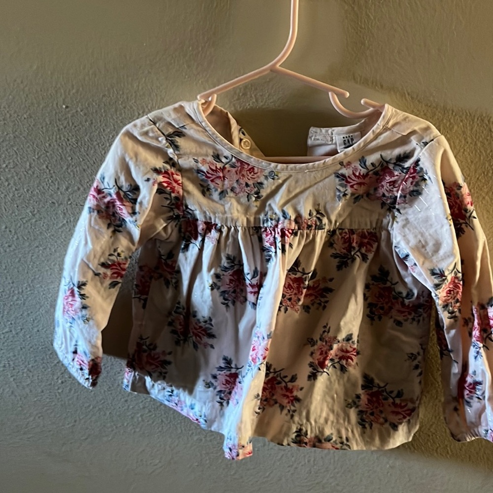 BABY GAP size 3 worn once